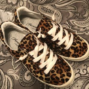 Leopard 🐆 velour slip on sneakers